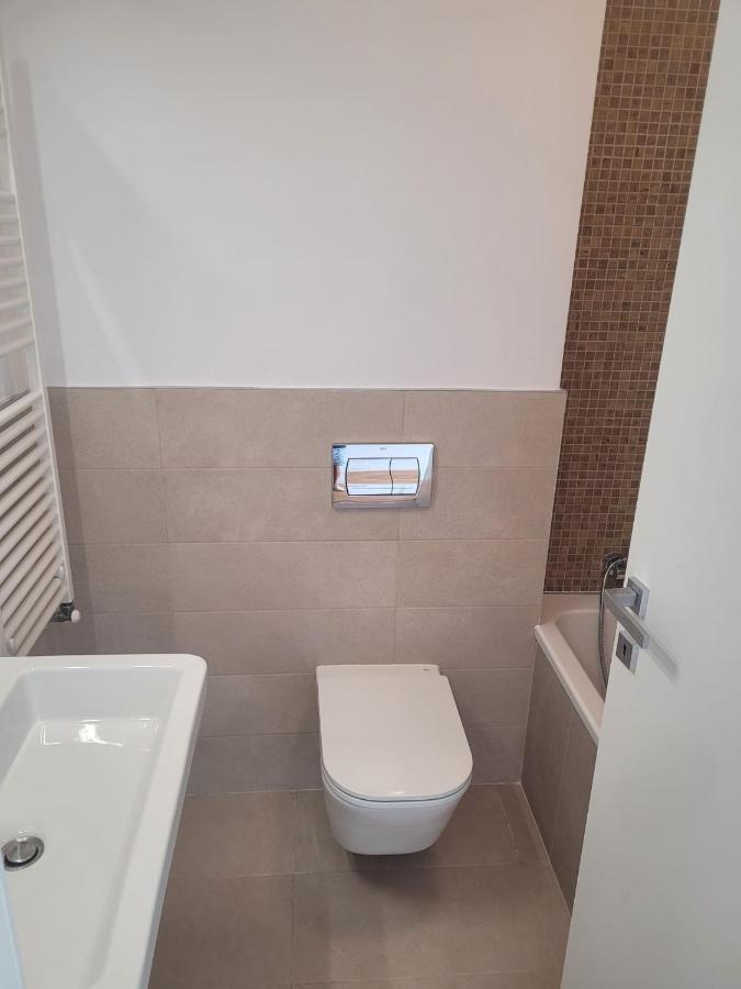 Apartment In Bucharest, Baneasa Green Area 外观 照片